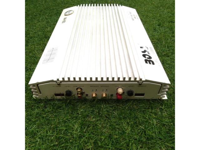 BOSS AVA-850 4chアンプ200W×4ch