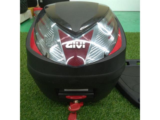 GIVI E250N2D WILDCAT モノロックケース(トップケース･リアボックス) スモークレンズ仕様 ブラック 25L