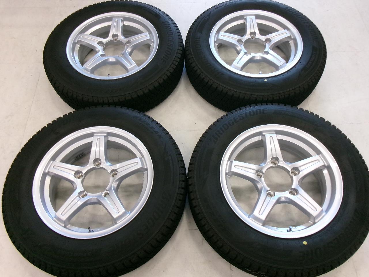 Others Unknown manufacturer, 5-spoke wheels, BRIDGESTONE BLIZZAK DM-V3