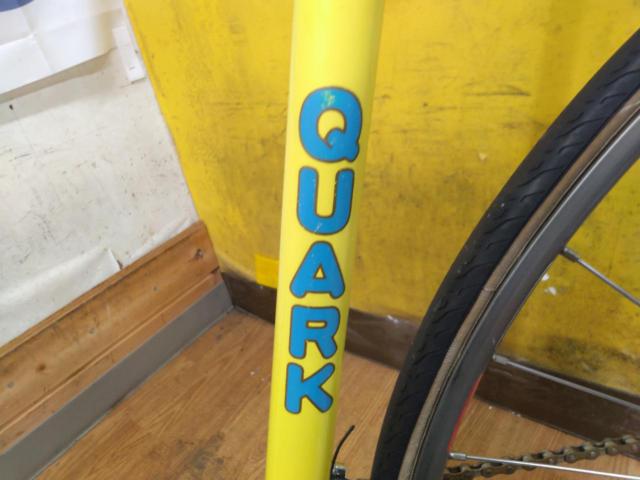 ※前後タイヤパンク ブレーキ左右逆仕様 株式会社フタバ QUARK 型番不明 700×25C 2×7S クロモリロードバイク ブルー/イエロー