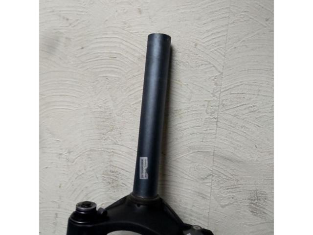 100mm/コラム長190mm/26インチ ROCKSHOX TORA サスペンションフォーク 部位ラック