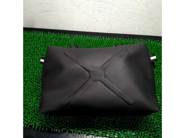 CHROME HELIX HANDLEBAR BAG フロントバッグ ブラック