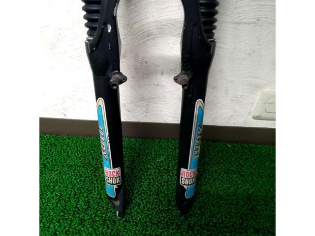 コラム190mm/エンド幅100mm/26インチ RockShox JUDY V/カンチブレーキ用サスペンションフォーク