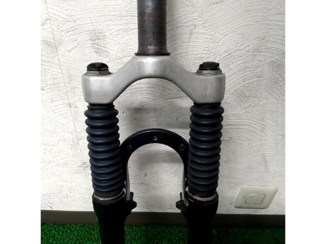 コラム190mm/エンド幅100mm/26インチ RockShox JUDY V/カンチブレーキ用サスペンションフォーク