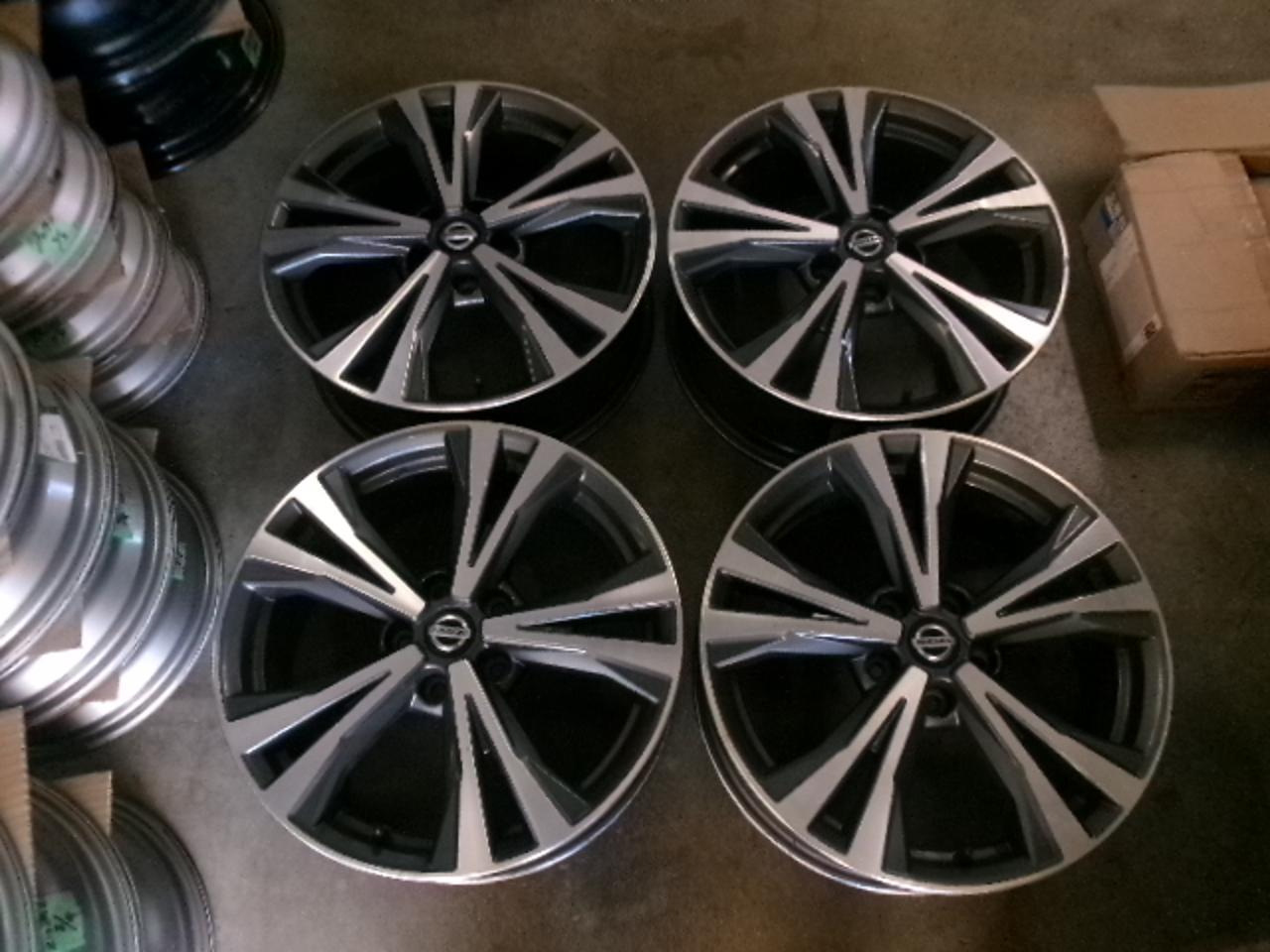 NISSAN T32 Extreme late genuine wheel