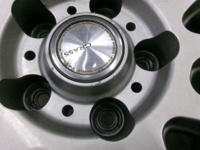 YOKOHAMA GRASS + BRIDGESTONE BLIZZAK VRX3