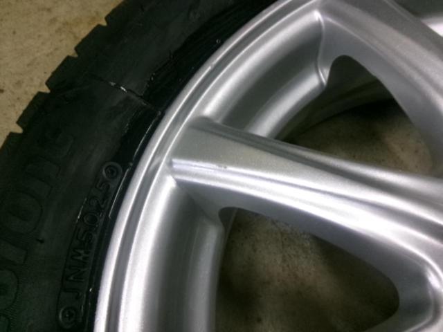 Yellow Hat  SPORT RUOTA + BRIDGESTONE BLIZZAK VRX3
