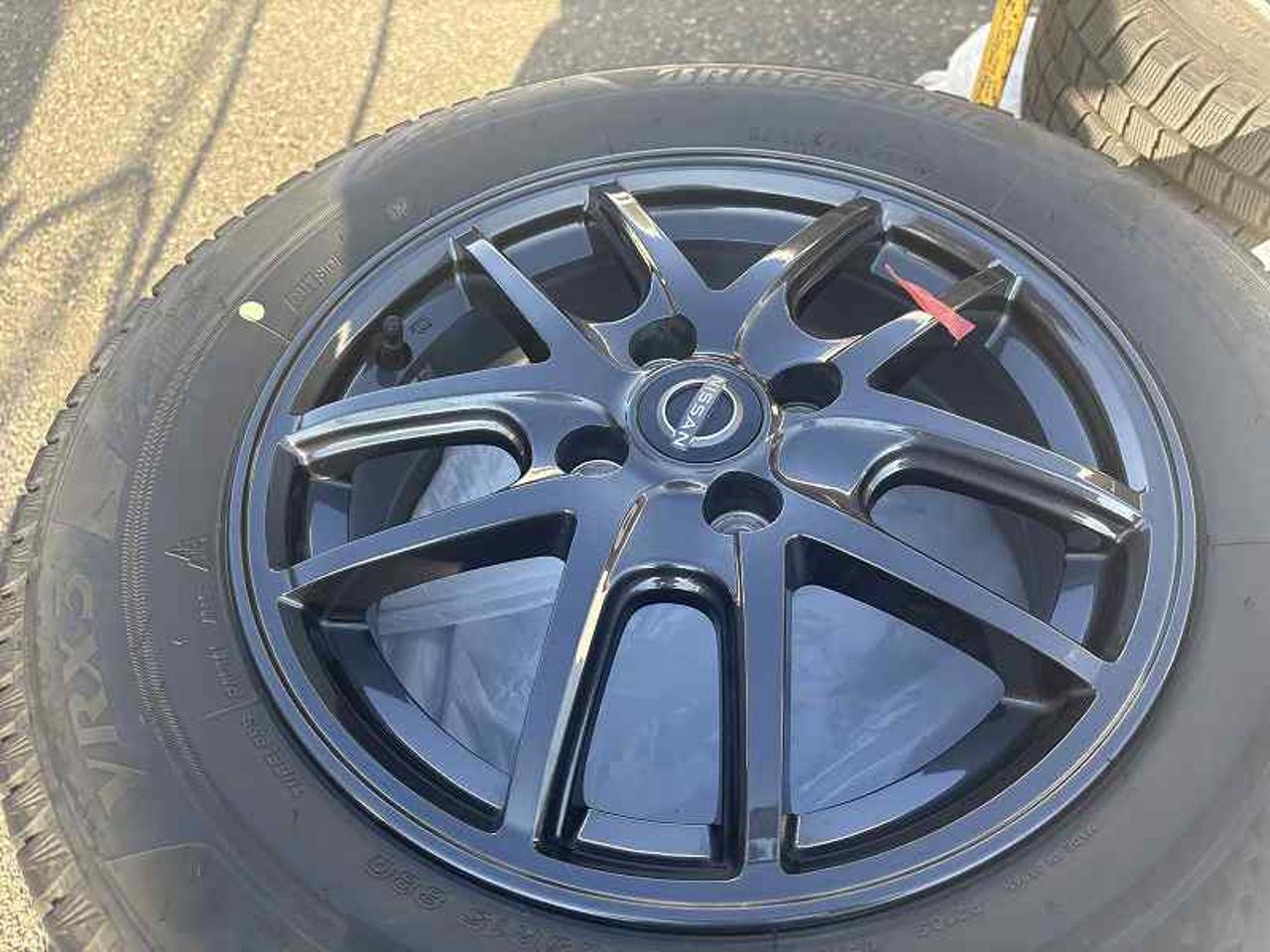 Genuine Nissan parts Note genuine optional parts + BRIDGESTONE BLIZZAK VRX3