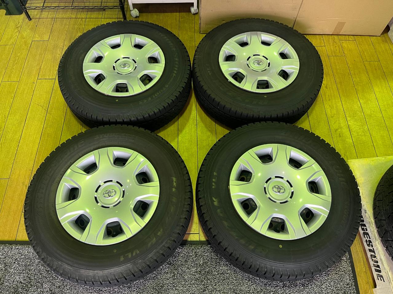 Genuine Toyota 200 Series Hiace + BRIDGESTONE BLIZZAK VL1