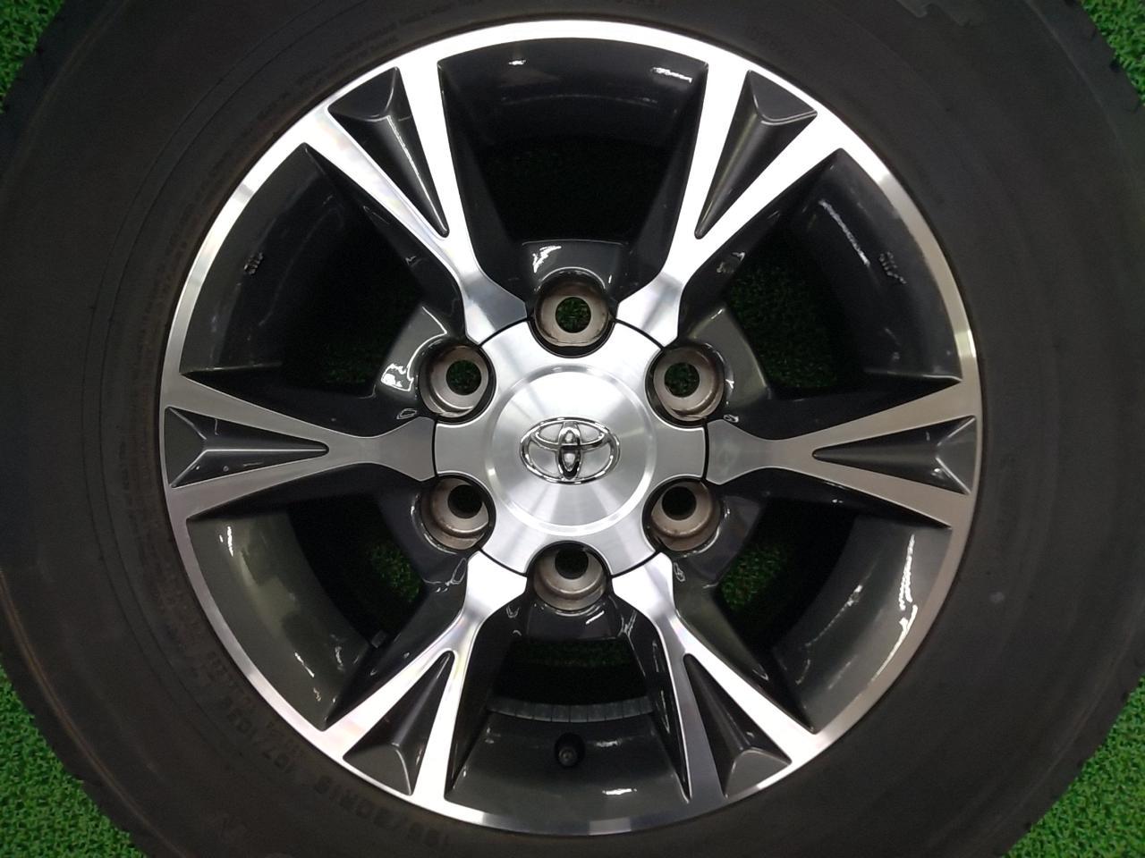 TOYOTA 200 Genuine optional wheels for Toyota Hiace + DUNLOP SP175N