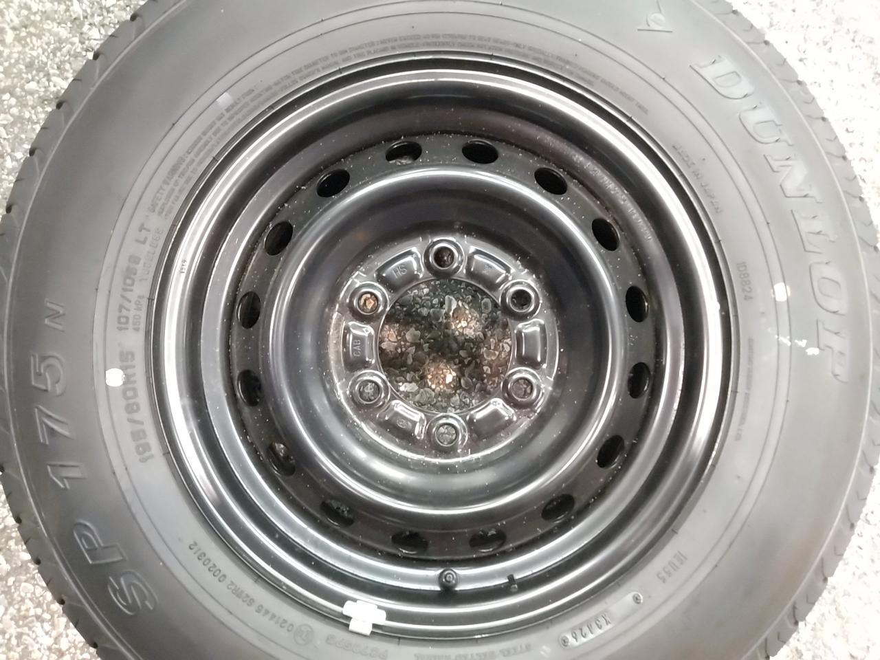 TOYOTA 200 Genuine steel wheels for Toyota Hiace + DUNLOP SP175N