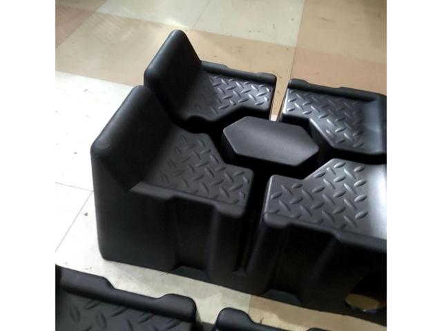 Car ramps from an unknown manufacturer