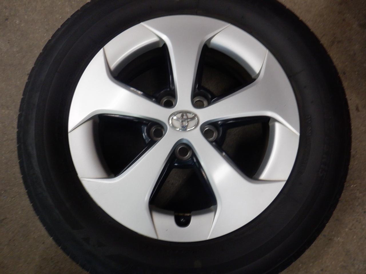 Toyota genuine parts ZVW30 Prius Late version Original wheel
