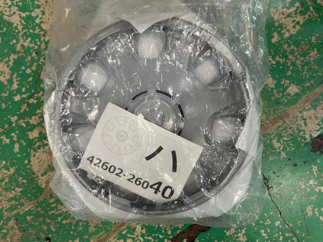 200系ハイエース純正スチールホイール用 ホイールキャップ | 未使用 