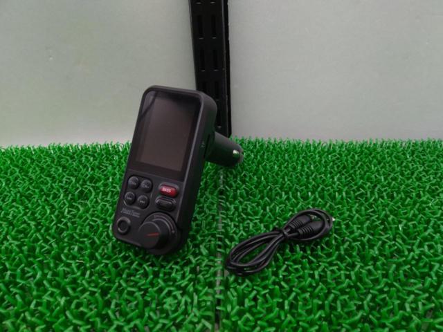 Equipped with a 1.8-inch LCD screen.
FM transmitter
BT93