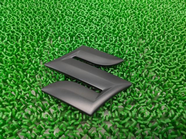 SUZUKI
Emblem
Small