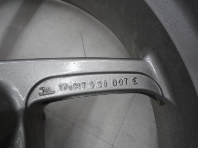 DUCATI (Ducati)
BREMBO
Original wheel
MS4R
17X3.50 / 17X5.50