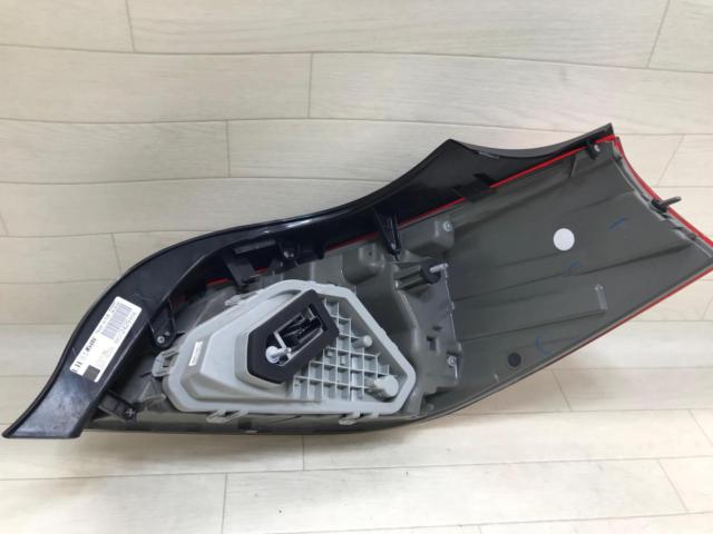 プジョー 508純正テールレンズ 助手席側のみ
