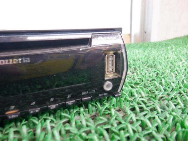 carrozzeria
DEH-580
CD
USB
AUX