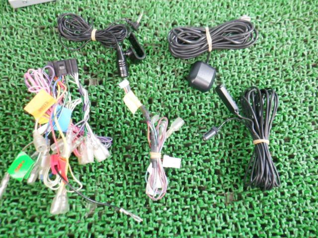 KENWOOD
MDV-D311W
Seg
CD
SD
BT Music / Hands Pretend
recording
