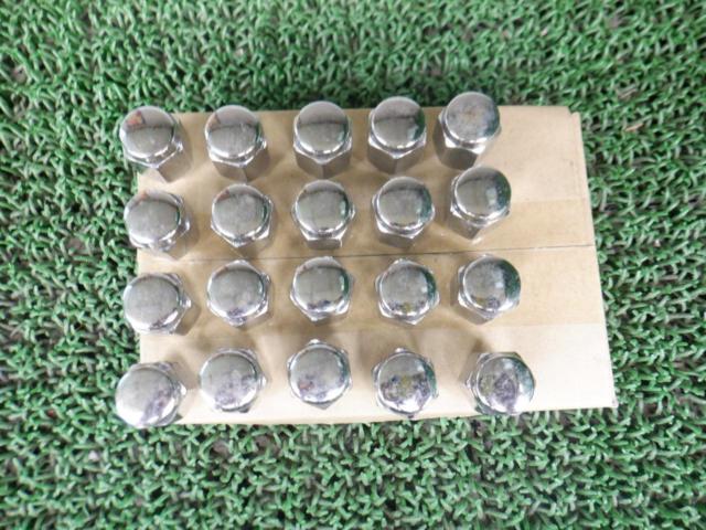 Set of 20 Tapered Nuts (Manufacturer Unknown)
M12 × 1.5
HEX21