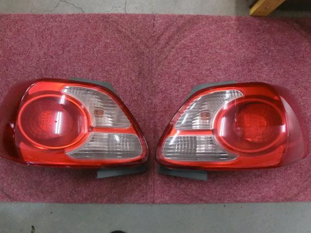 トヨタ ポルテ NNP10 前期 純正テールレンズ 左右セット