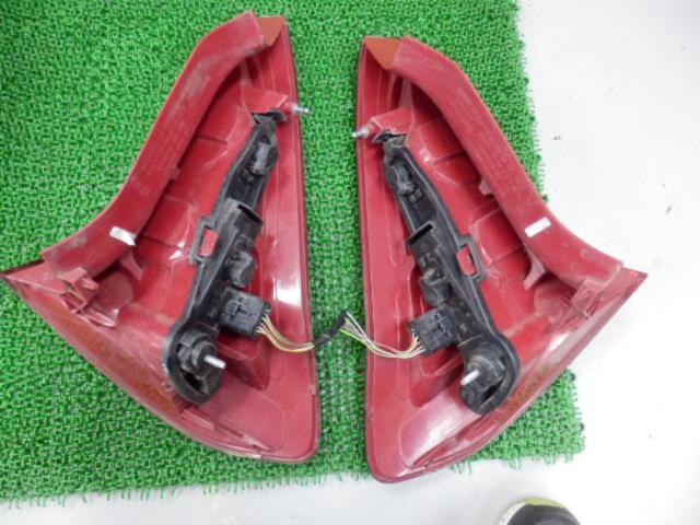 シトロエン C4(B5NFU)純正テールレンズ左右セット