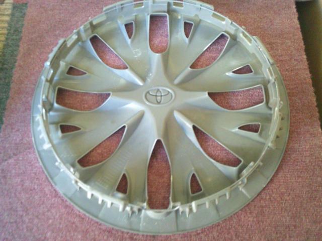 トヨタ純正(TOYOTA)ヤリス純正15インチホイールキャップ 4枚セット