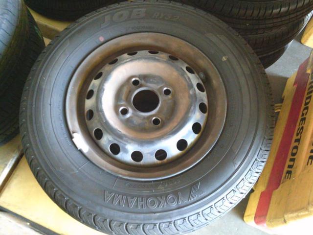 Daihatsu genuine (DAIHATSU)
Genuine steel wheels for Hijet Cargo & Truck
black
+
YOKOHAMA (Yokohama)
JOB
RY52