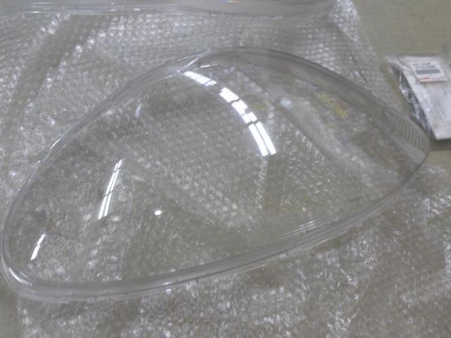 トヨタ ファンカーゴ ヘッドライトレンズ 未使用品