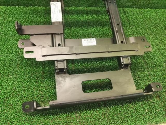 【カワイ製作所】 シートレール D022R  右/運転席/R側