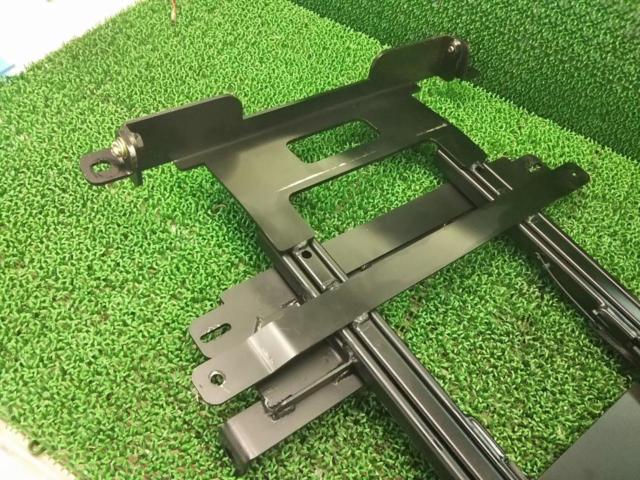 【カワイ製作所】 シートレール D022R  右/運転席/R側