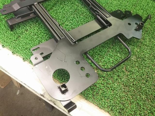 【カワイ製作所】 シートレール D022R  右/運転席/R側