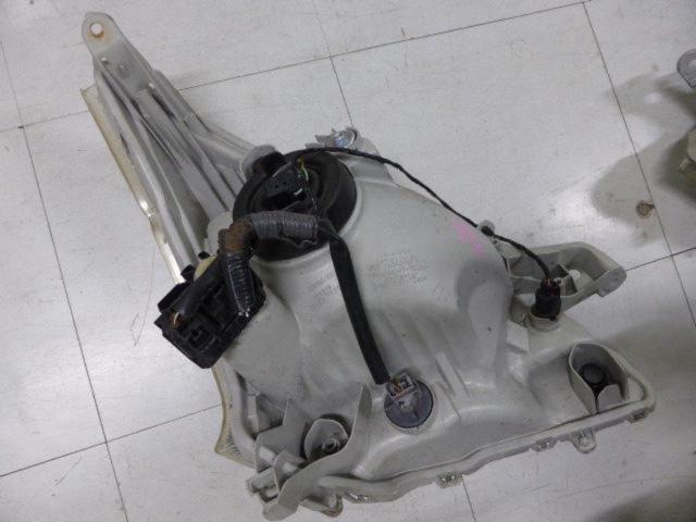 ダイハツ純正(DAIHATSU)ムーヴLA110S ヘッドライト