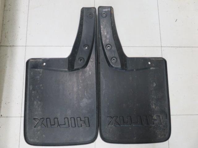 トヨタ純正(TOYOTA) マッドガード 4枚セット 【ハイラックス/GUN125】