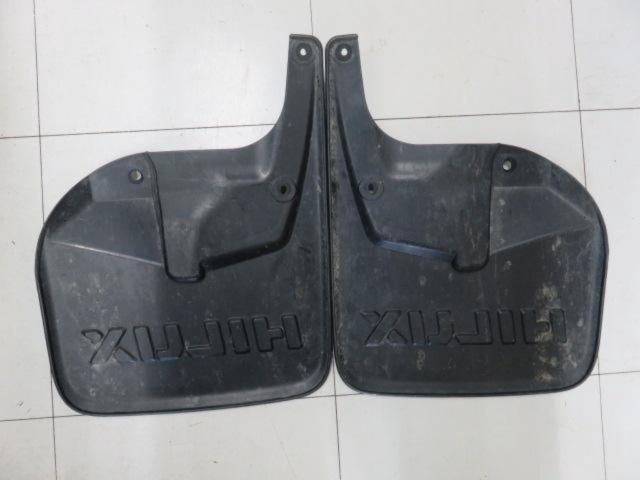 トヨタ純正(TOYOTA) マッドガード 4枚セット 【ハイラックス/GUN125】