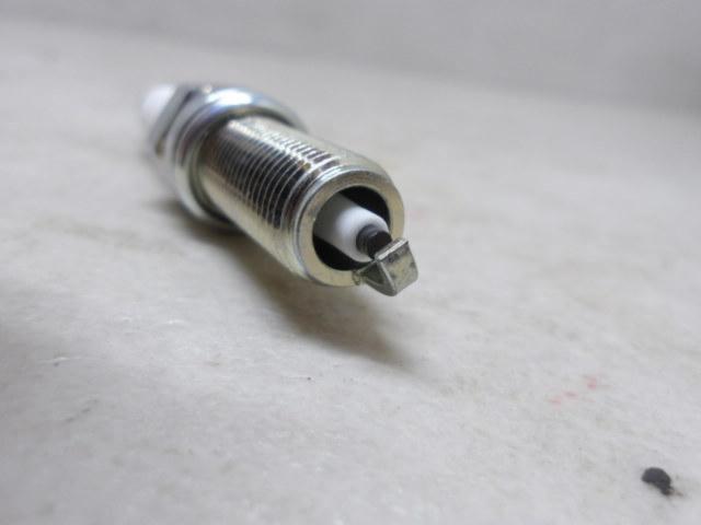 NGK スパークプラグ LKR6C 92483 1本のみ