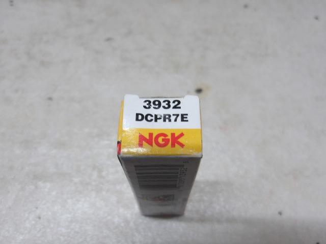 NGK スパークプラグ 3932 DCPR7E 1個のみ
