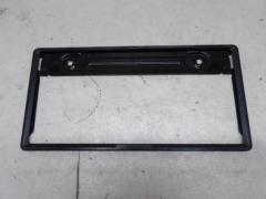 Unknown Manufacturer
Metal license plate frame
Only one