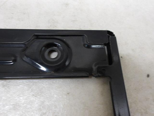Unknown Manufacturer
Metal license plate frame
Only one