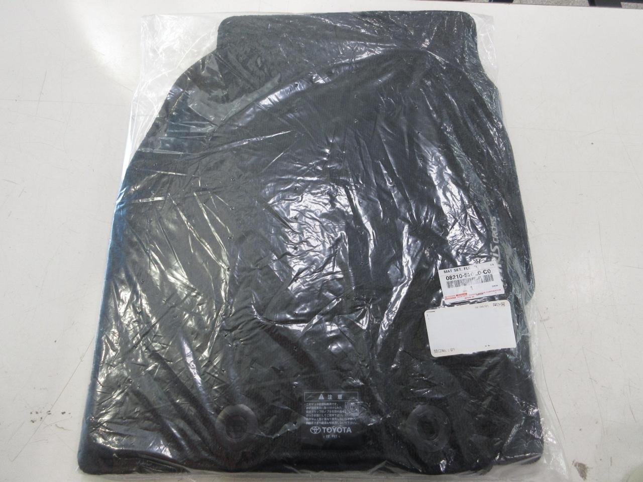 TOYOTA
Yaris Cross Hybrid
Genuine floor mat