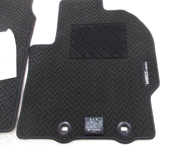 TOYOTA
Yaris Cross Hybrid
Genuine floor mat
