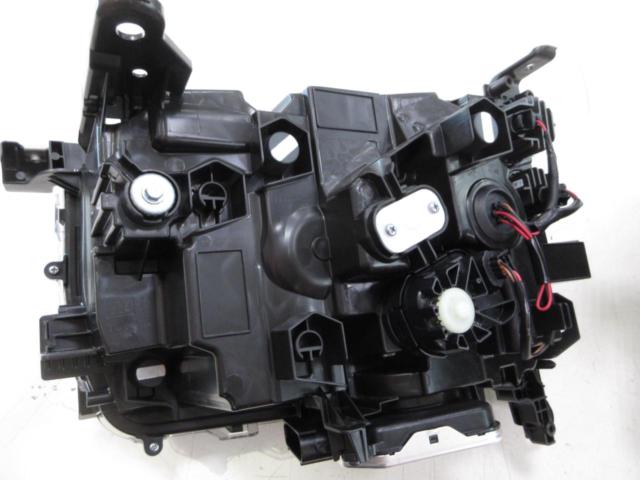 TOYOTA
Land Cruiser 250 genuine square headlights
