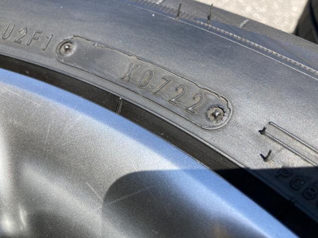 Toyota genuine
Toyota genuine
Crown Royal (180 series)
Special Edition (PREMIUM)
EDITION)
Genuine
Aluminum wheels + DUNLOP
LE
MANS
V