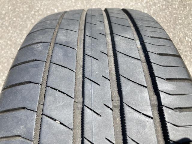 Toyota genuine
Toyota genuine
Crown Royal (180 series)
Special Edition (PREMIUM)
EDITION)
Genuine
Aluminum wheels + DUNLOP
LE
MANS
V