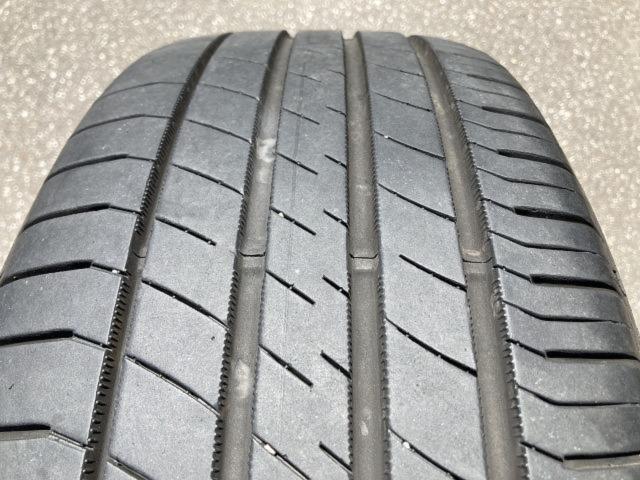 Toyota genuine
Toyota genuine
Crown Royal (180 series)
Special Edition (PREMIUM)
EDITION)
Genuine
Aluminum wheels + DUNLOP
LE
MANS
V