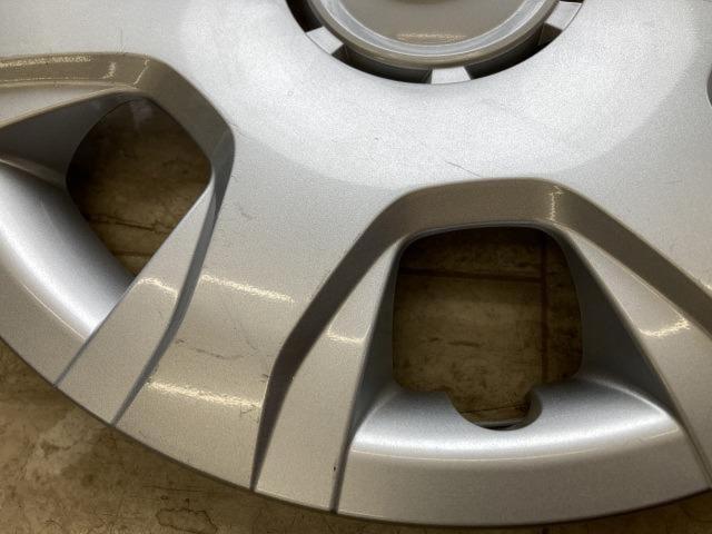 トヨタ 200系ハイエース純正 15インチホイールキャップ 4枚 | やや傷や 