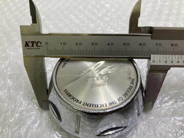 Weds
JOKER
KING
Center cap
Four