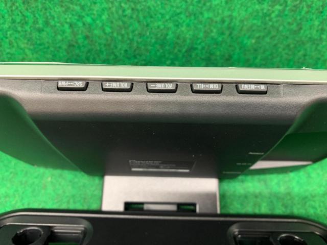 YH
carrozzeria
TVM-PW 910
9V type wide VGA private monitor