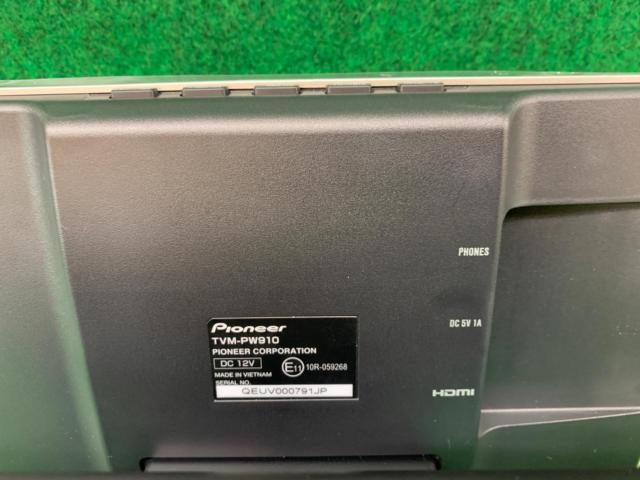 YH
carrozzeria
TVM-PW 910
9V type wide VGA private monitor